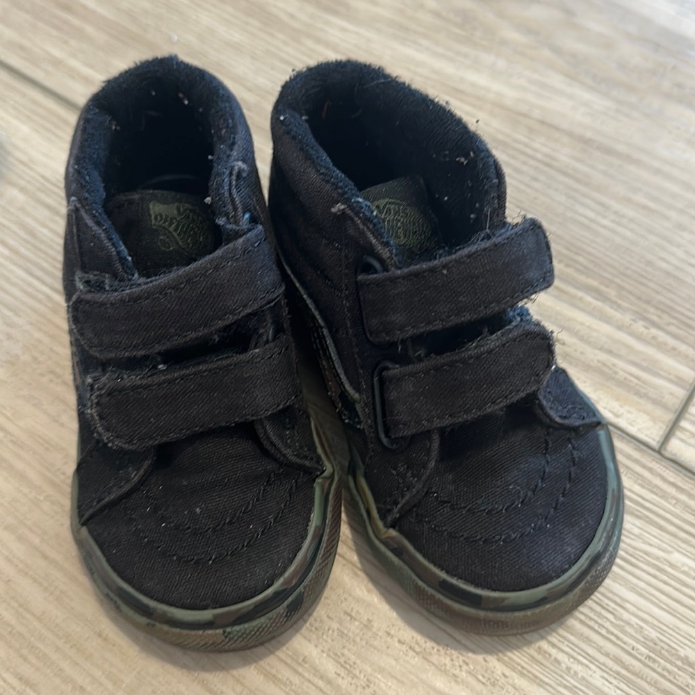 Baby Vans Old Skool size 4
